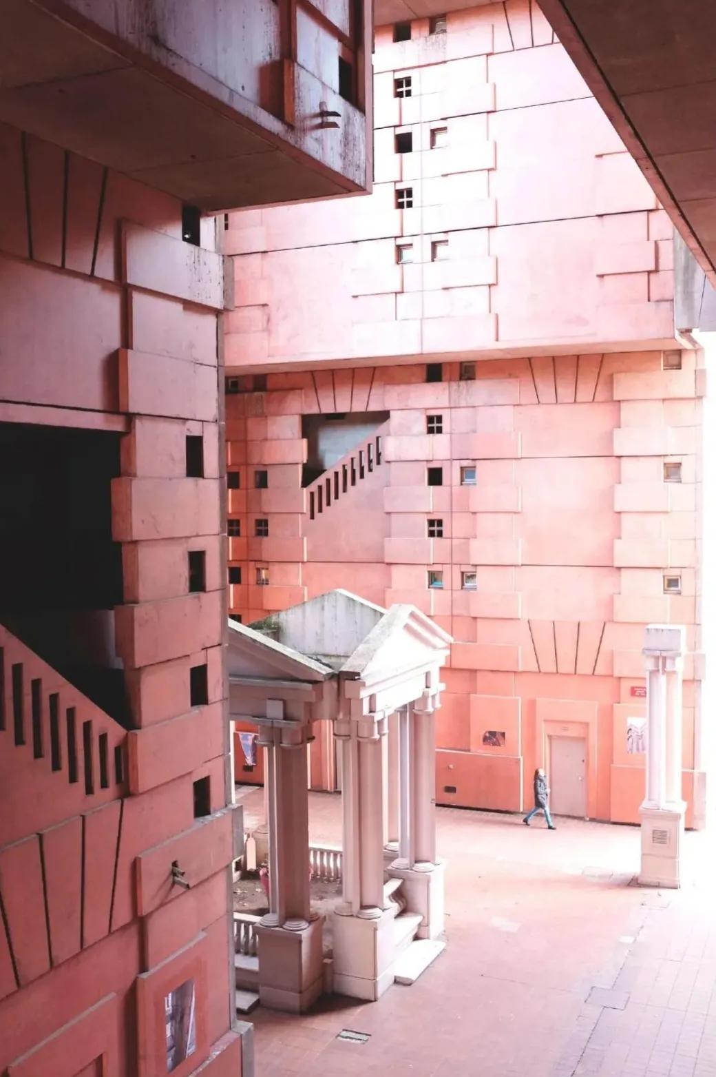 西班牙鬼才建筑师的梦幻世界,西班牙鬼才