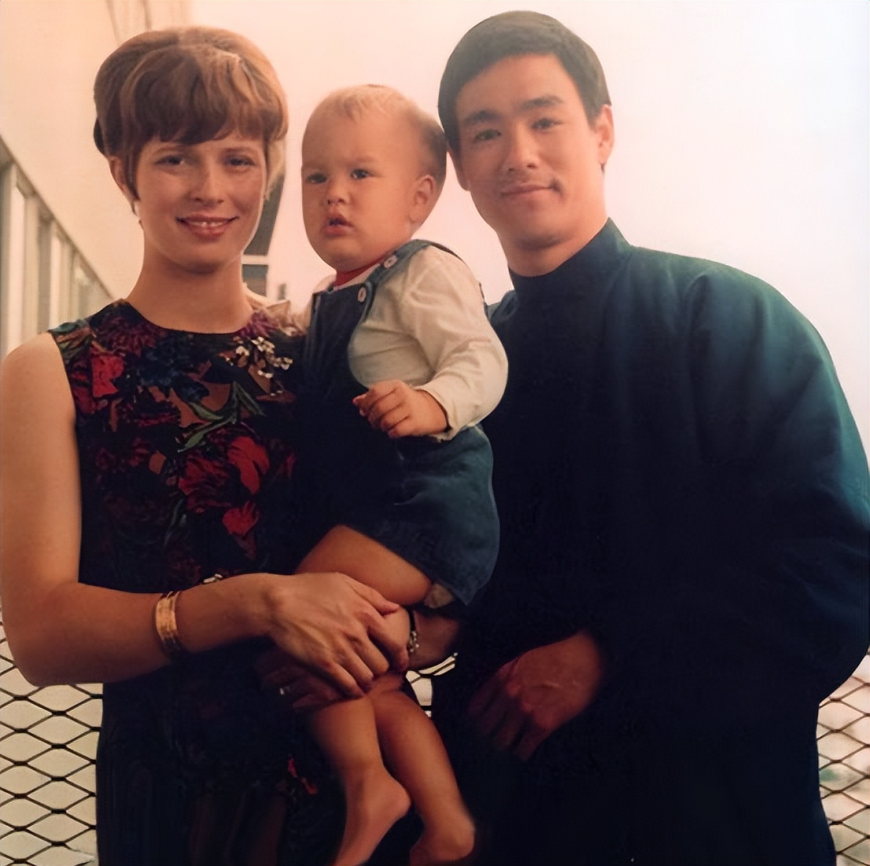 李小龙死因至今未解之谜,揭秘李小龙死亡谜团