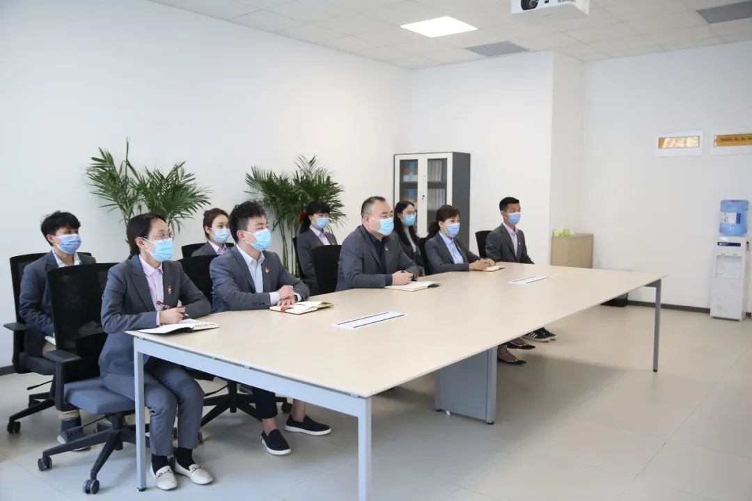 学校新冠肺炎疫情防控工作简报,小学开展新冠肺炎疫情教育