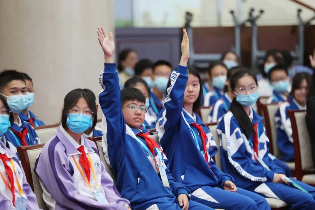 沉浸式体验法院零距离生动普法,零距离接触沉浸式体验