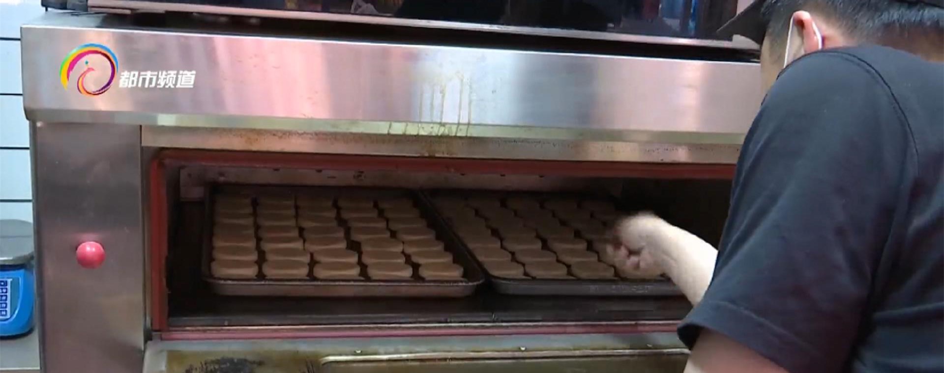 篆新农贸市场的鲜花饼多少钱一个,去哪里买云南现烤鲜花饼