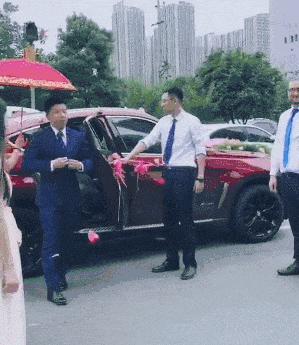 “24岁的女友发育成这样算正常吗？”哈哈哈朋友都说她是我兄弟！