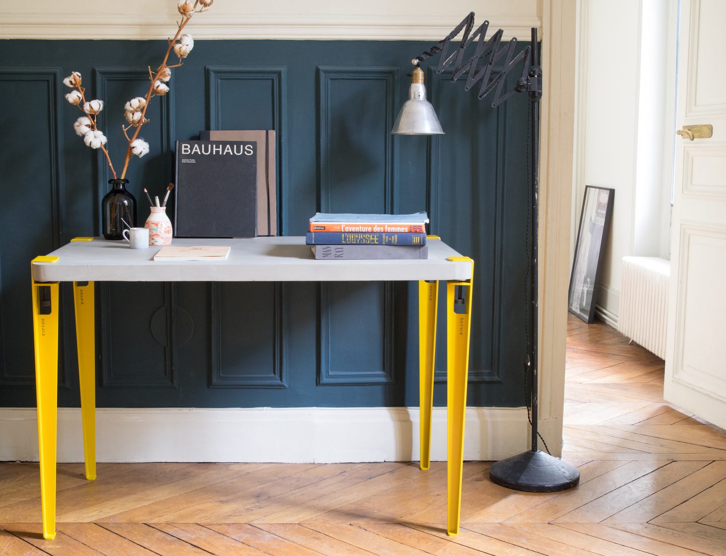 “说走就走”的家具系列，租房一族的福音，快捷安装桌子组合