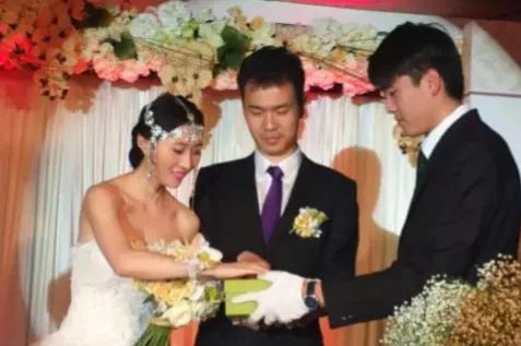 为了梦想踏踏实实走好每一步访与两任总理面对面的孟家女孩孟笛遥