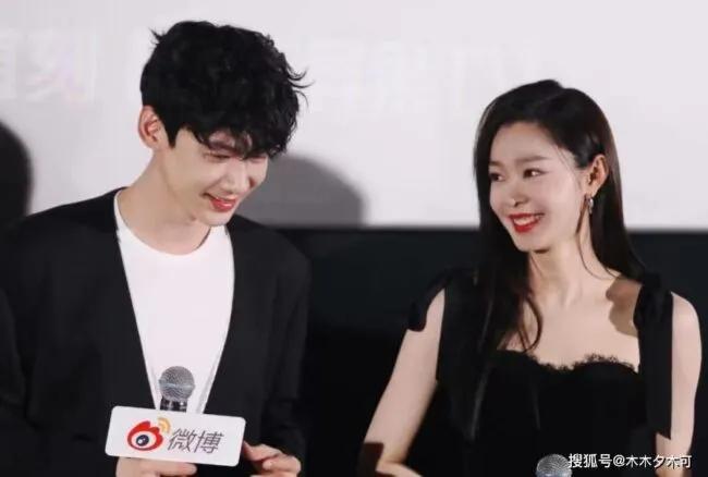 百度替白敬亭和宋轶官宣了，网友替他们孩子起名，叫“白居轶”！