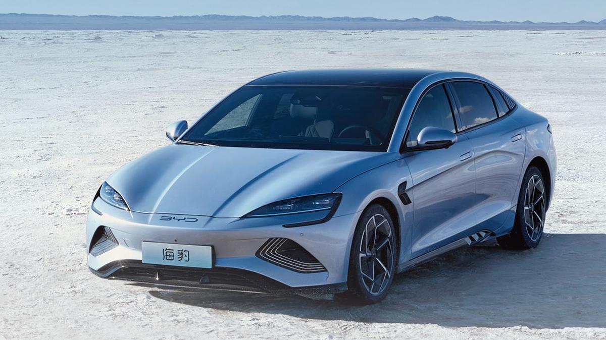 2021中国汽车风云盛典最佳评委奖,海豹冠军蓝色