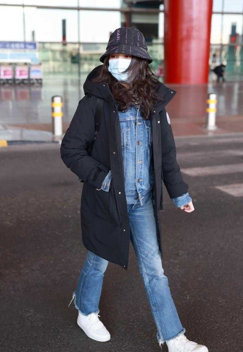 宋佳白裤子穿搭,宋佳牛仔外套搭配图片