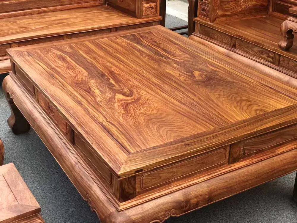 红木家具中刺猬紫檀,红木家具花梨木好还是刺猬紫檀好