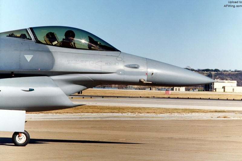 洛克希德f-16战斗机,蝰蛇的秘密f16