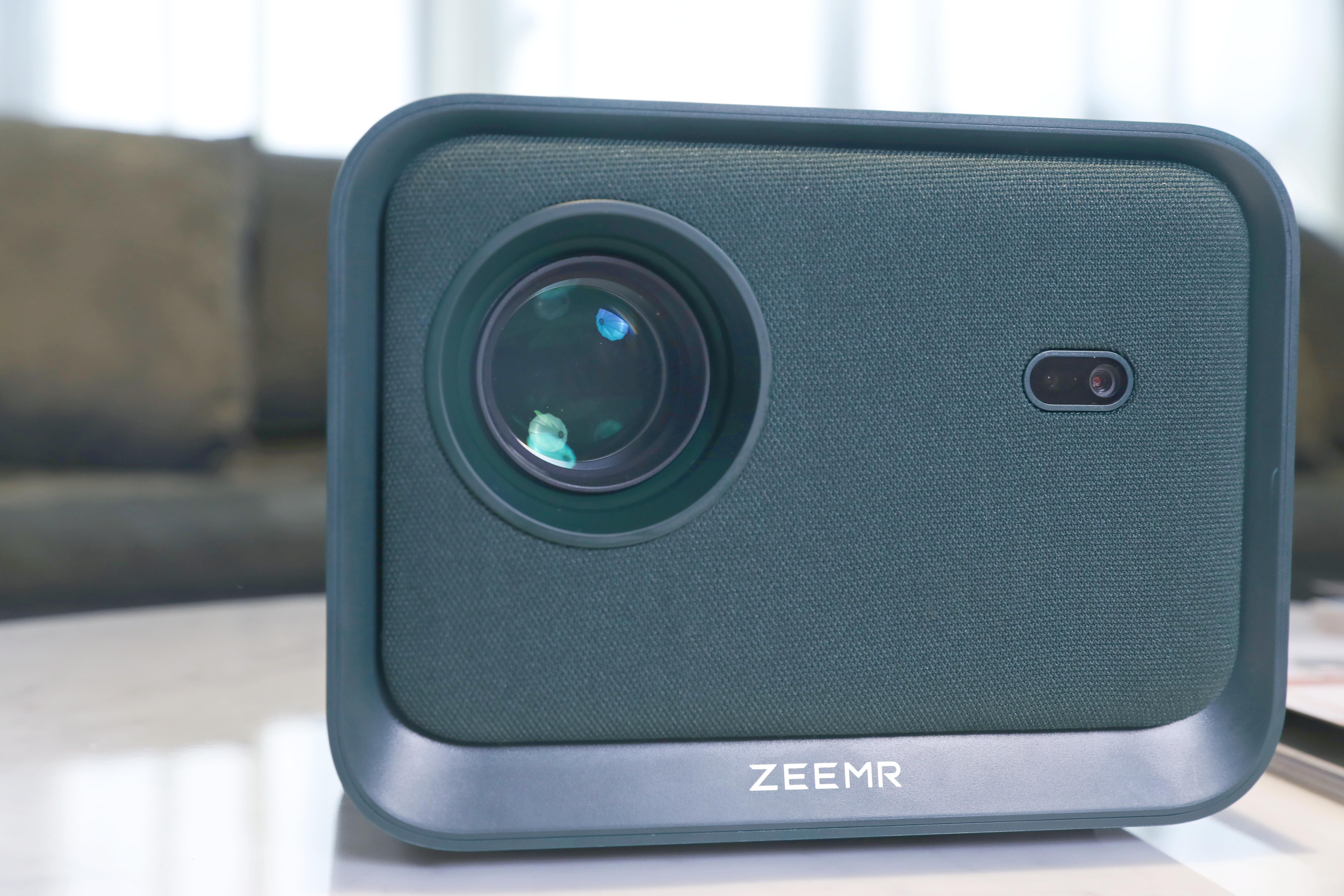 知麻z1mini哪年出的,知麻z1mini是幻灯机吗