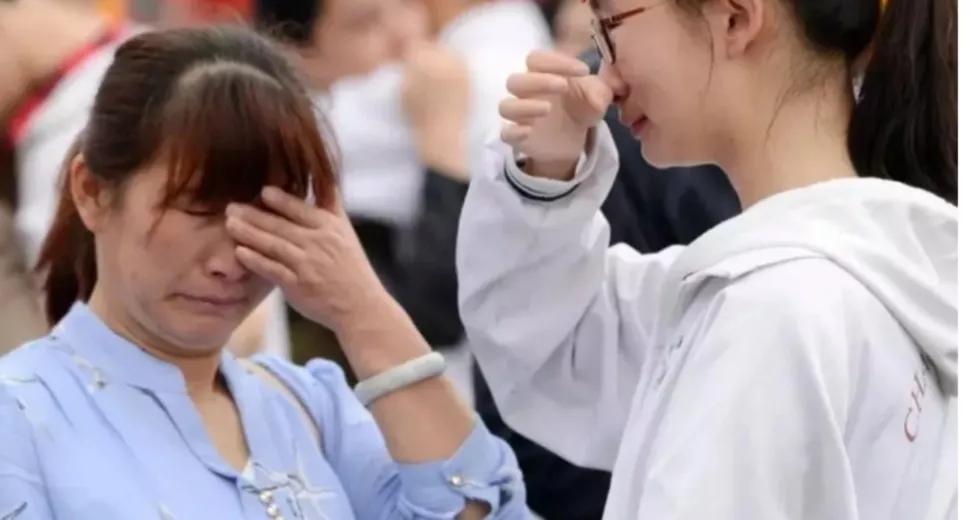 高考成绩出来了三次完败,高考出成绩的现状