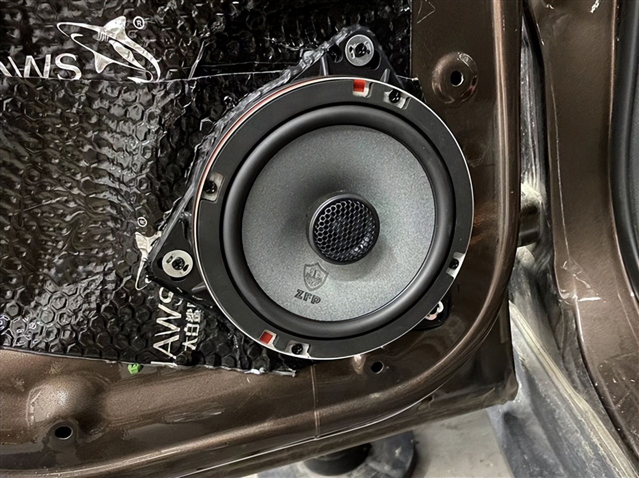 哈弗h2汽车音响超级重低音,哈弗h2音响改装