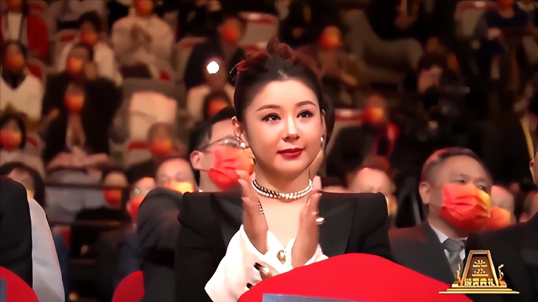 李小萌王雷国家几级演员,王雷李小萌升级爸妈