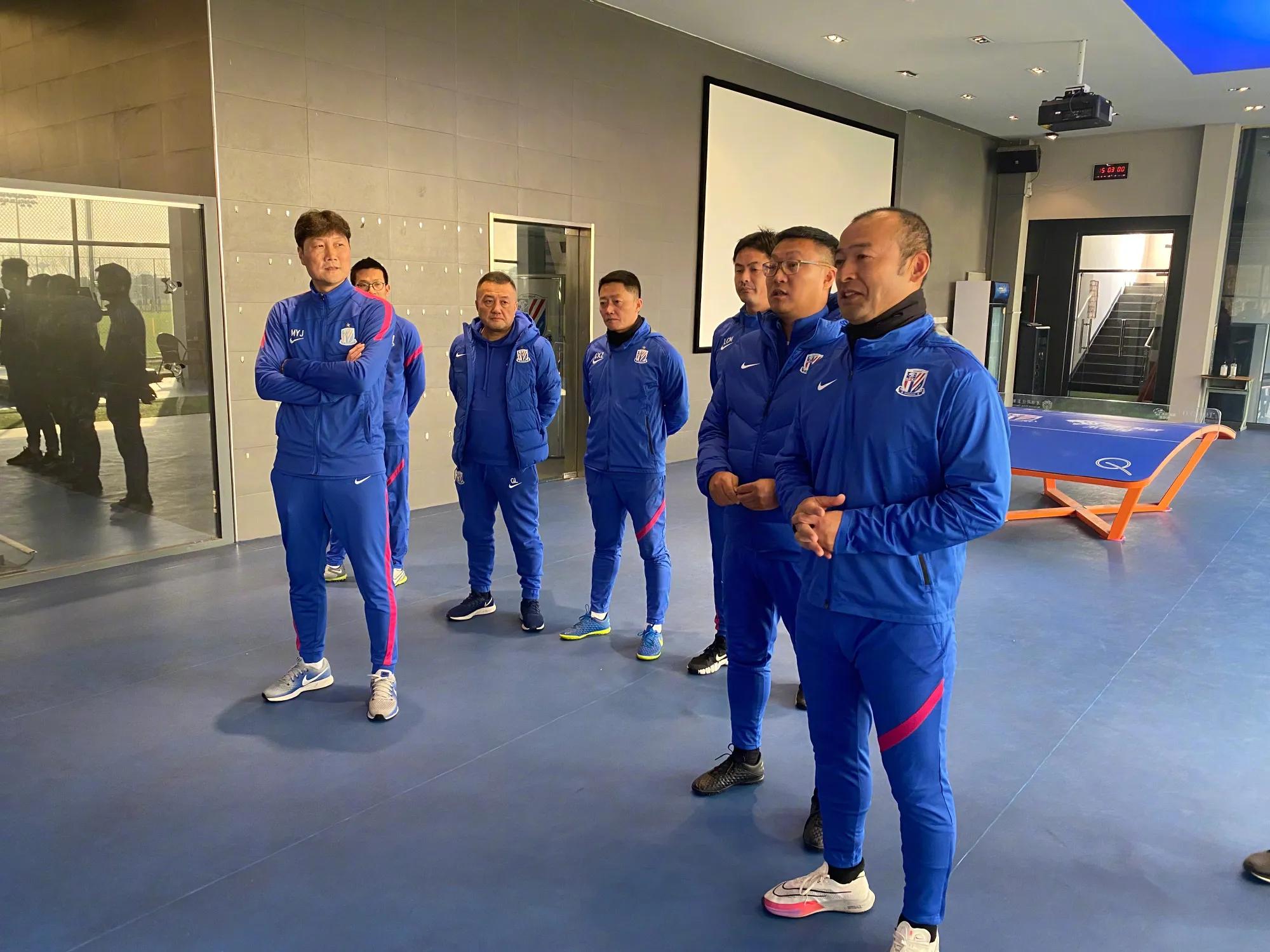 日籍教练足球,曝申花教练组新人已到位