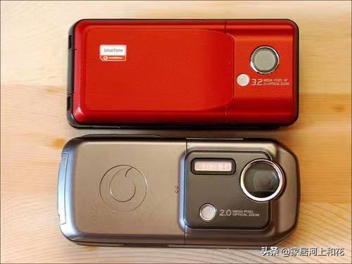 世界第一款拍照手机诞生于哪一年,第一款三摄手机是什么手机