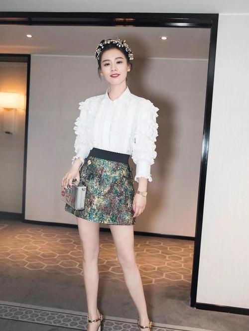 旭日阳刚王旭落魄到地下通道卖艺,旭日阳刚王旭重回公众视线