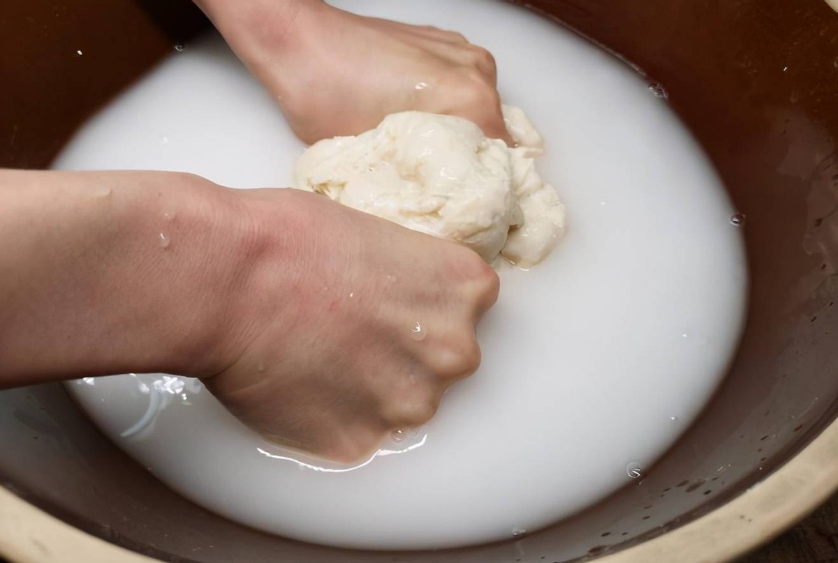 做凉皮里面加了什么淀粉,做凉皮加多少碱