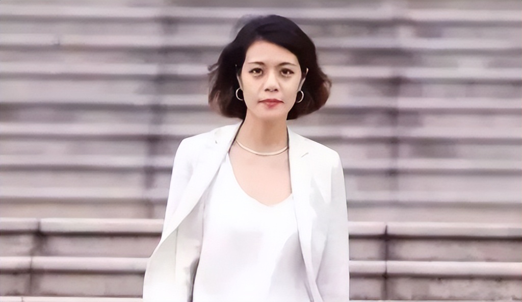 “复旦女神”陈果：从万人追捧到跌落神坛，她到底做错了什么？