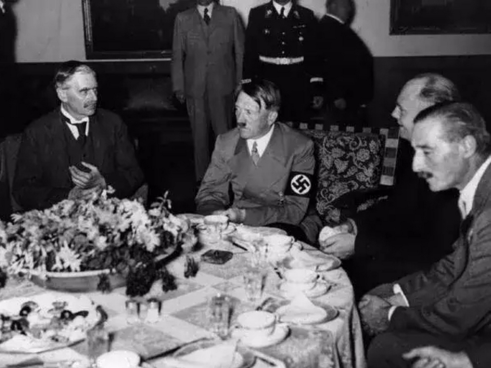 捷克曾有多辉煌？敢叫板希特勒，一枪没放惨遭瓦解