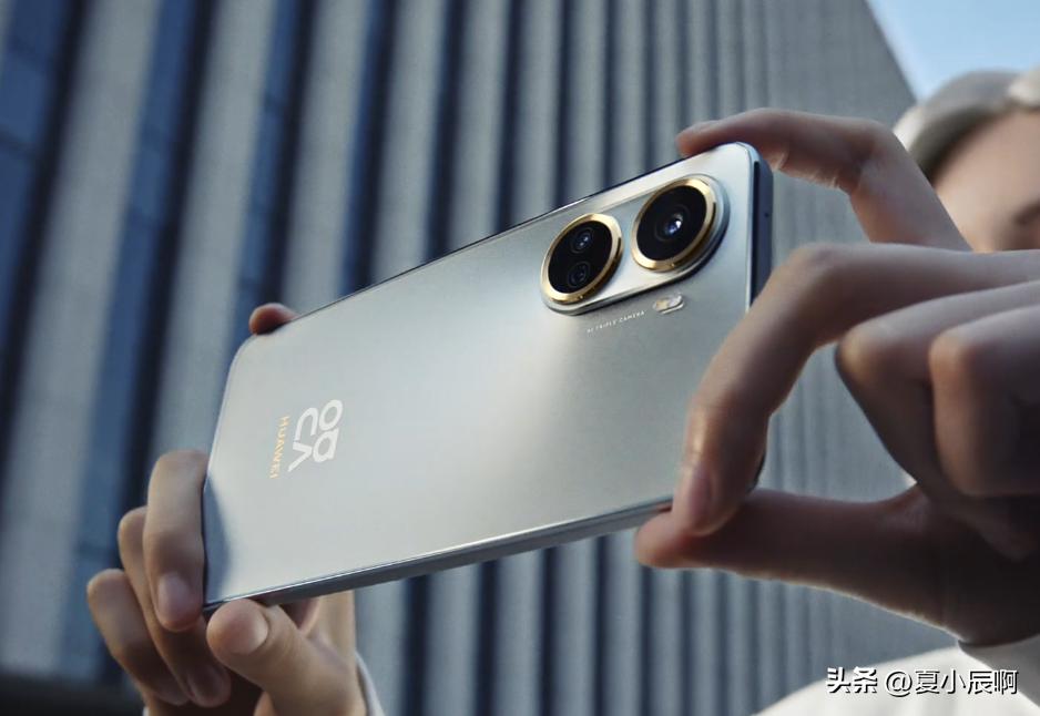 关晓彤代言华为折叠手机,关晓彤代言手机华为nova10