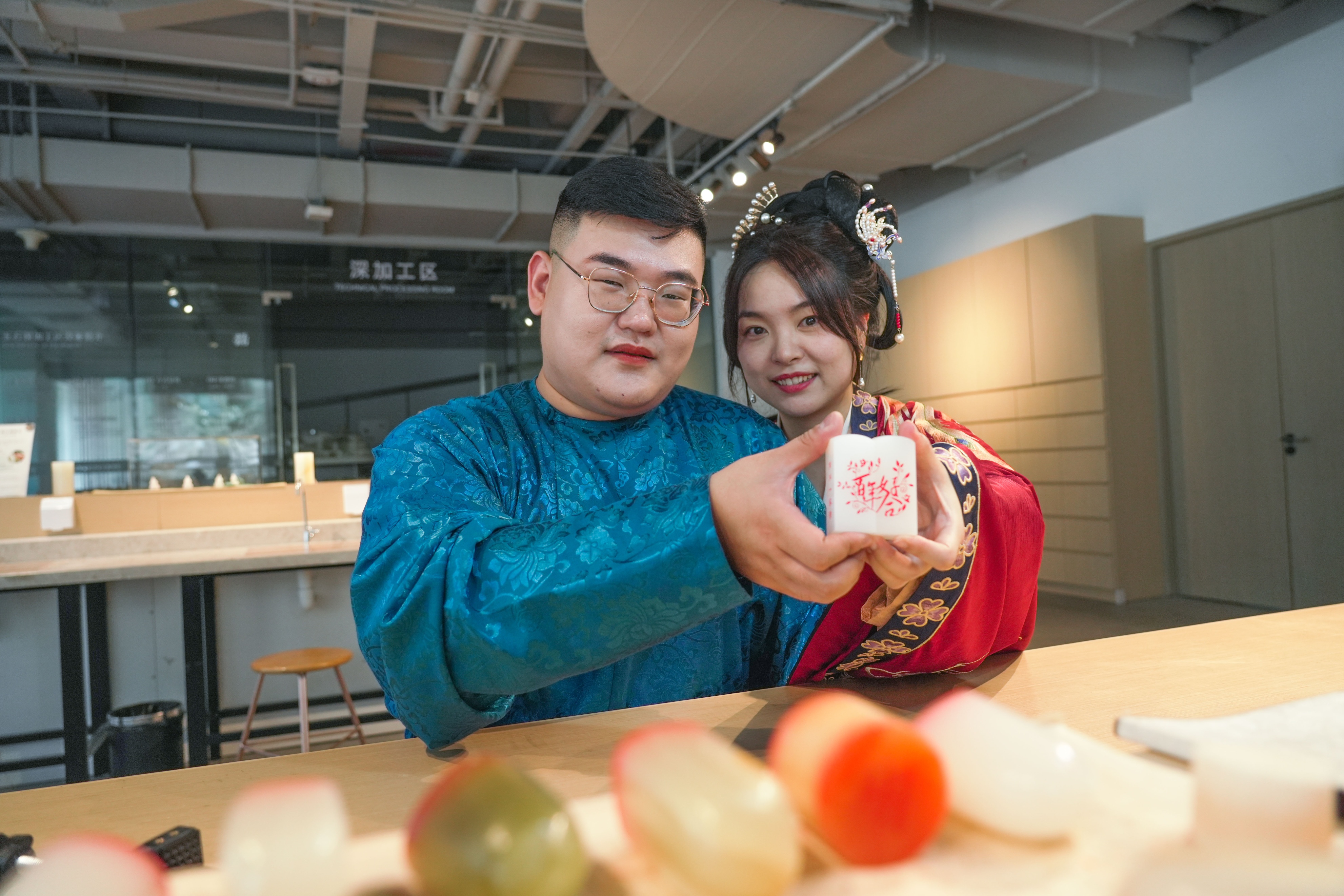 因狗狗生情的情侣,因宠物结缘的爱情