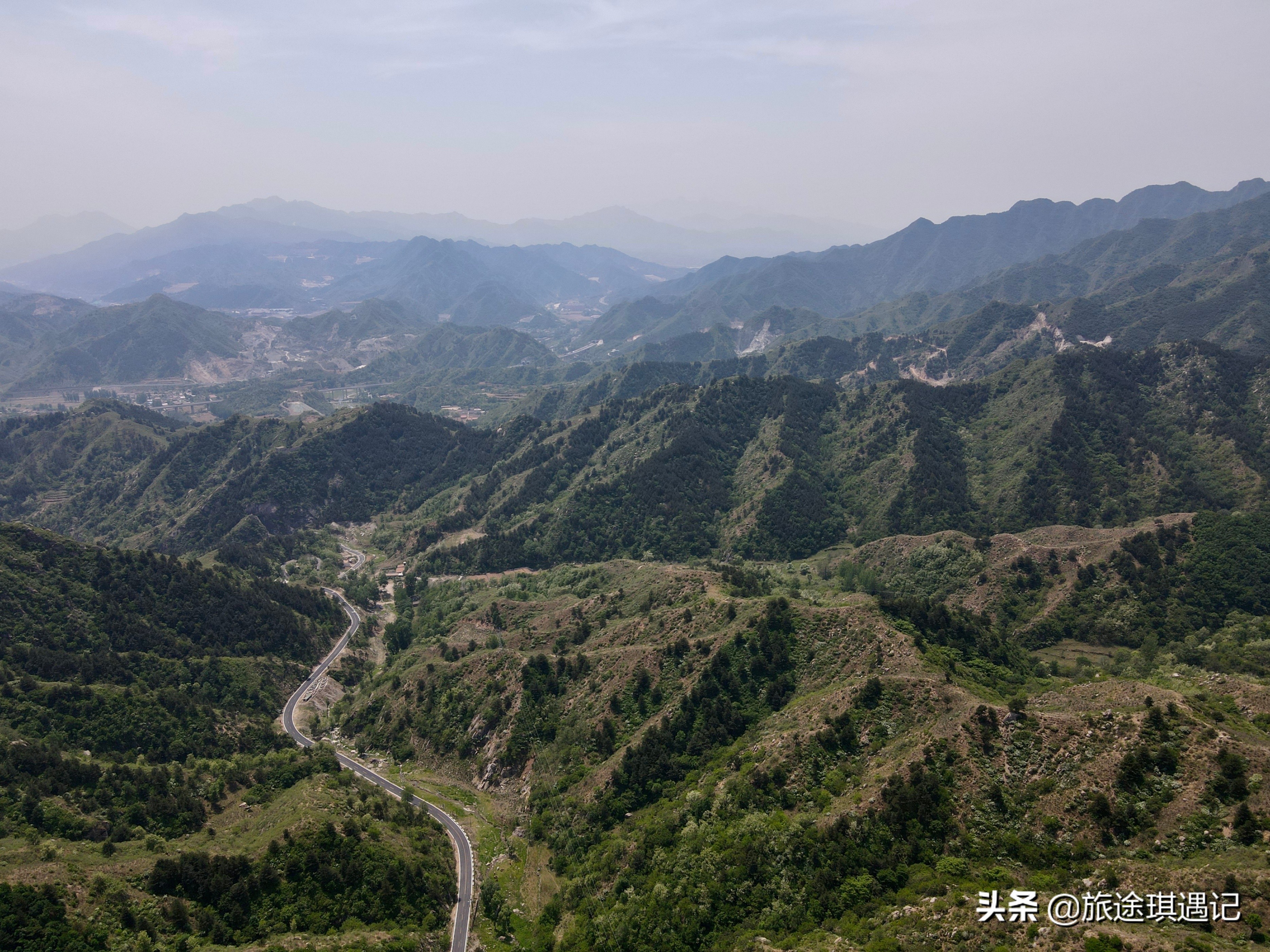 在保定也能感受边塞风情，十几个长城敌楼连成一片，让人大饱眼福