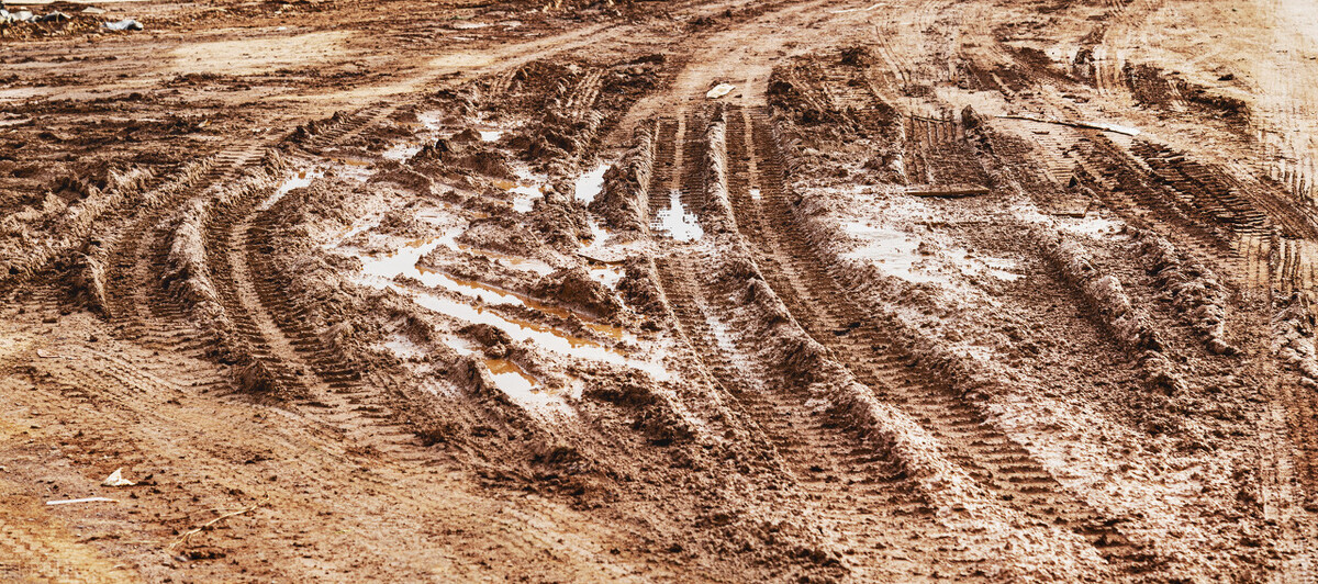 听说做梦梦见自己在水里是因为阴气重？