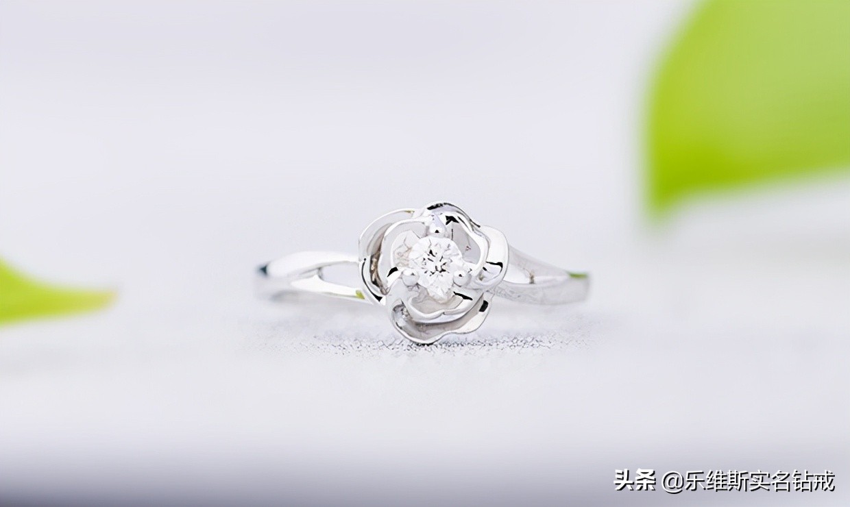 钻戒铂金的好还是18k金的好看,18k金钻戒什么意思