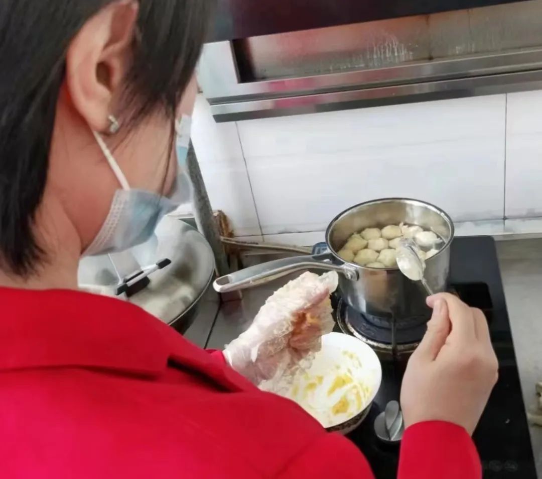 婧愪簬缁嗚妭,鎰熷姩鏉ヨ嚜缁嗚妭