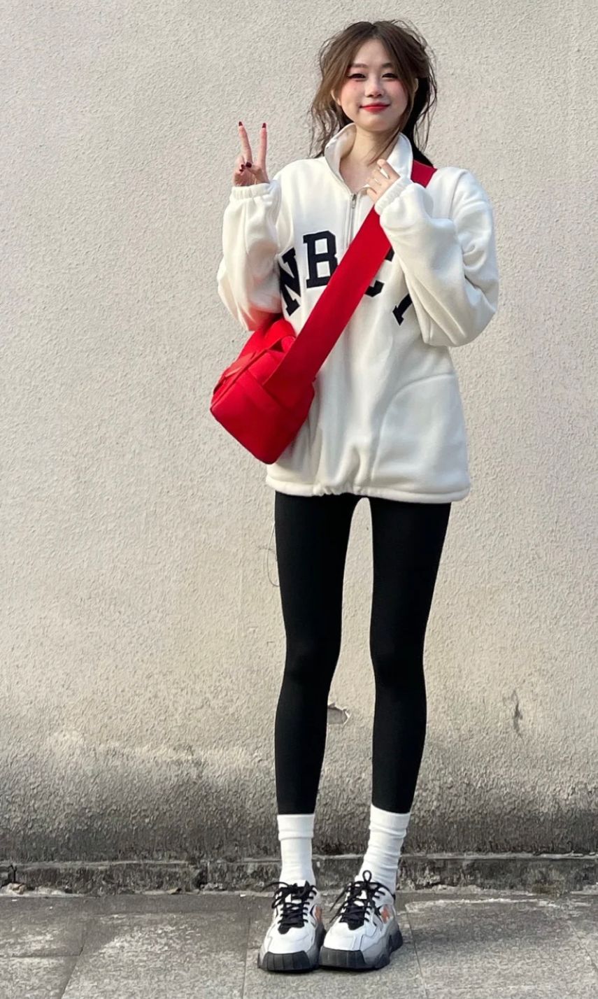 今年冬天穿什么袜裤,田园女生穿打底袜过冬