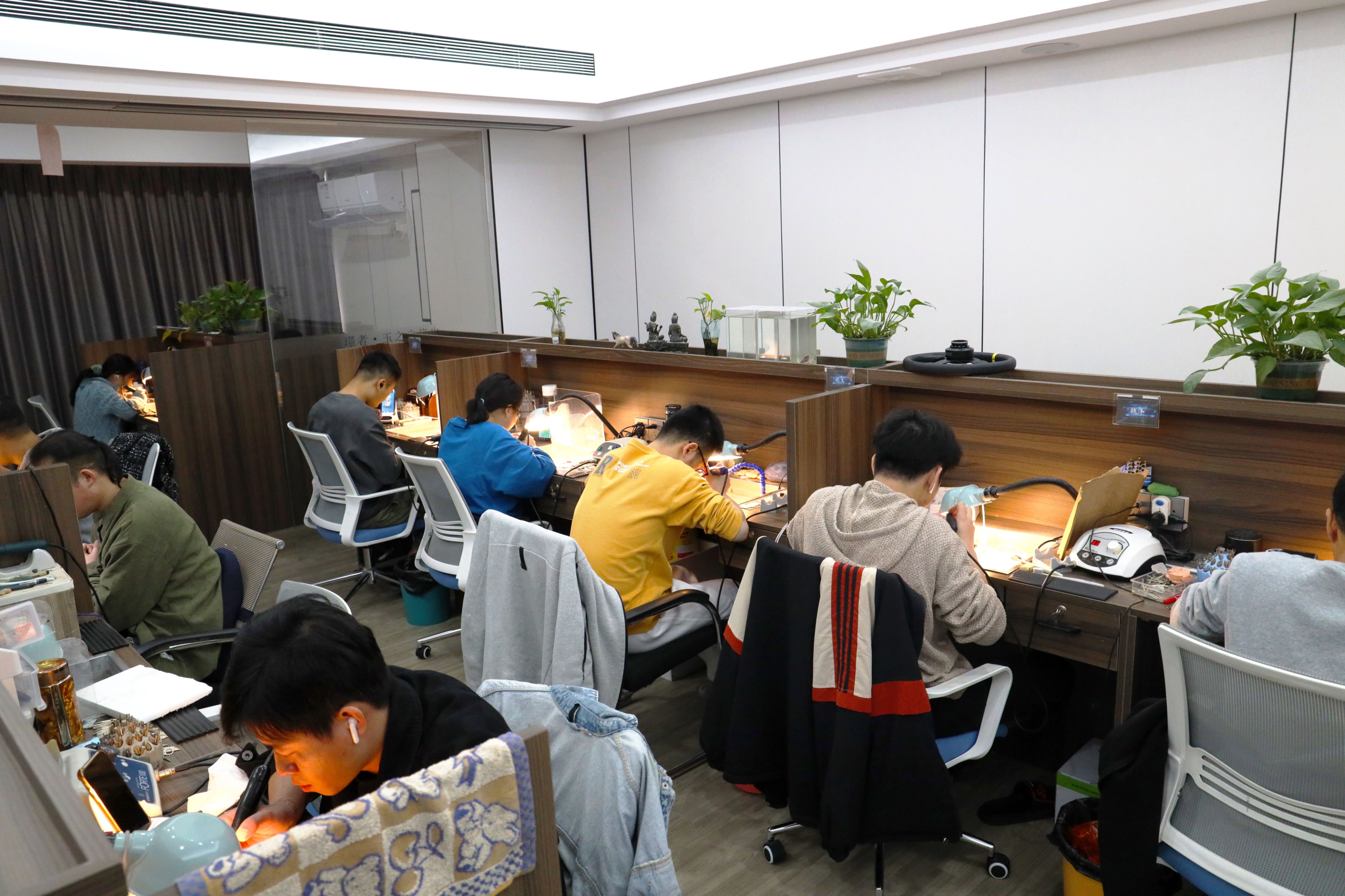 从废品提炼金银,从废品里提炼银