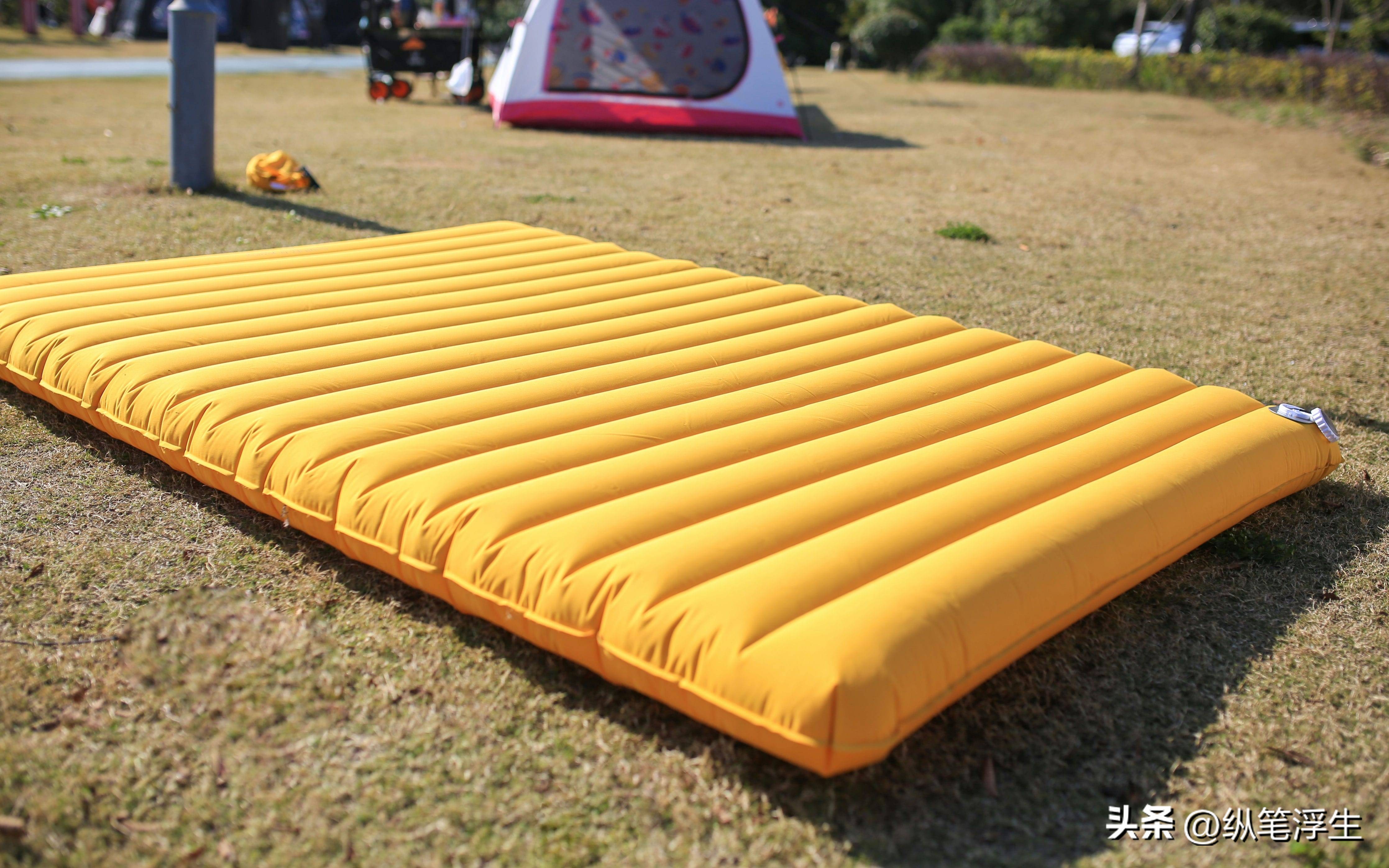 户外露营睡垫选蛋巢还是气垫,户外露营过夜买多厚的睡垫合适