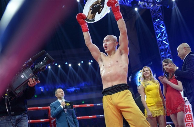 武僧一龙多有钱的视频,武僧一龙打网红出场费多少钱