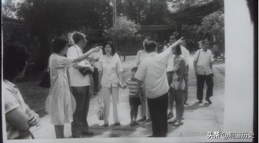 七旬老兵病死台湾，妻子回大陆寻亲，40岁儿子冷漠回拒：我不缺娘