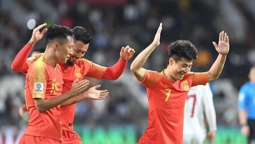 国足0-0新西兰武磊错失两次机会,国足生死战武磊