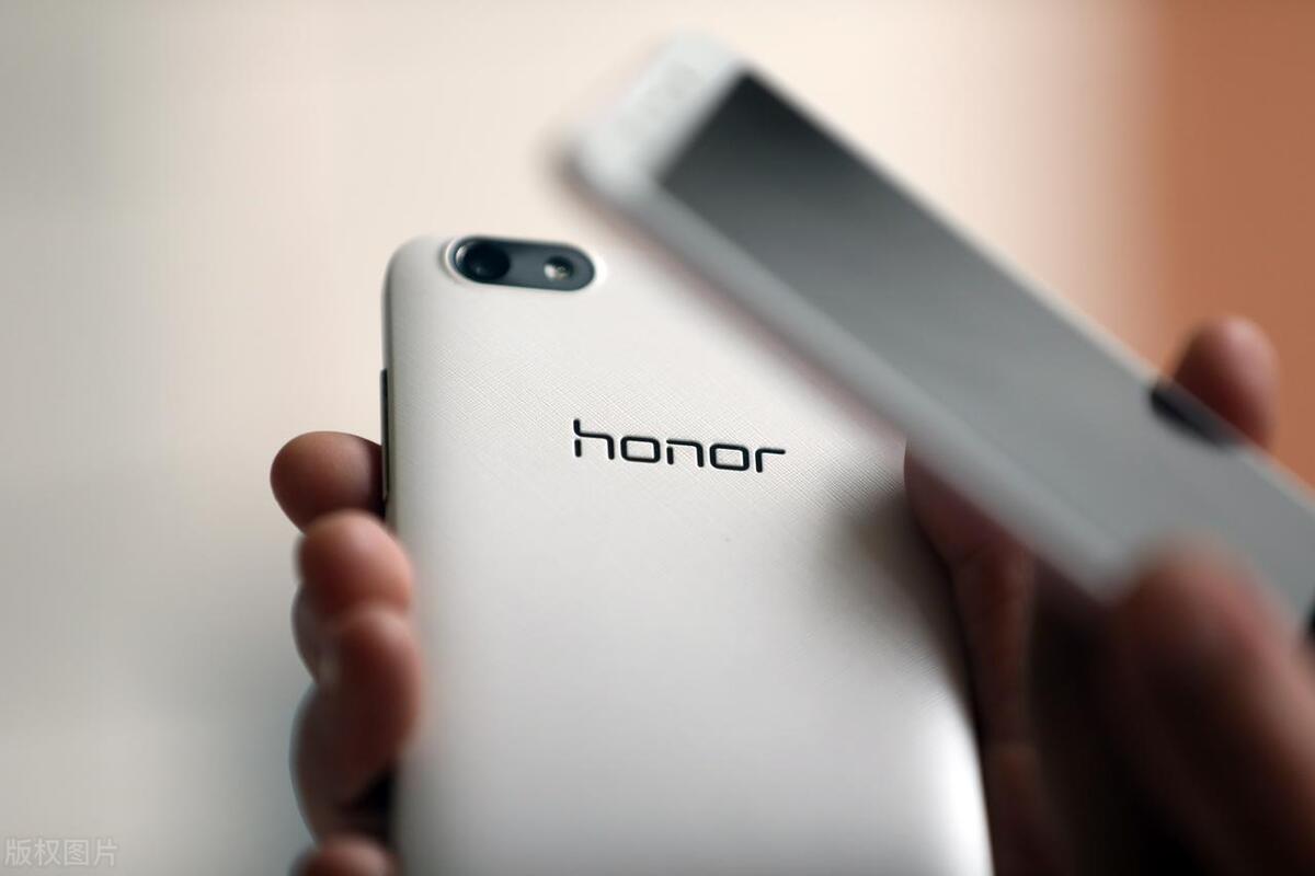 2024年华为手机好用还是苹果手机,华为新款手机2023年最新款爆款