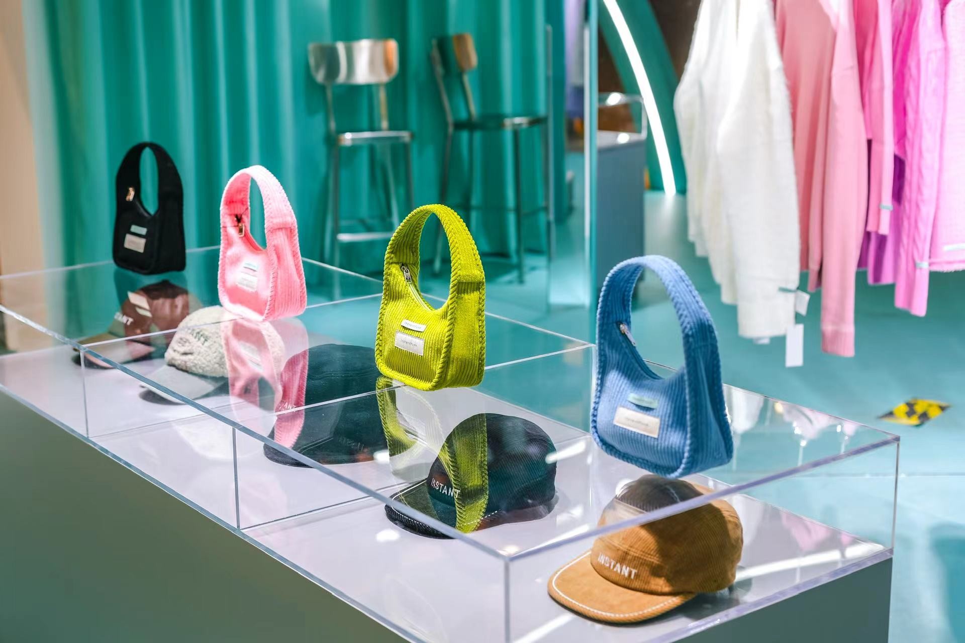 闊╁浗璁捐甯堝搧鐗宨nstantfunk,twins鎼烘墜娼祦鏂板搧鐗宨nstantfunk