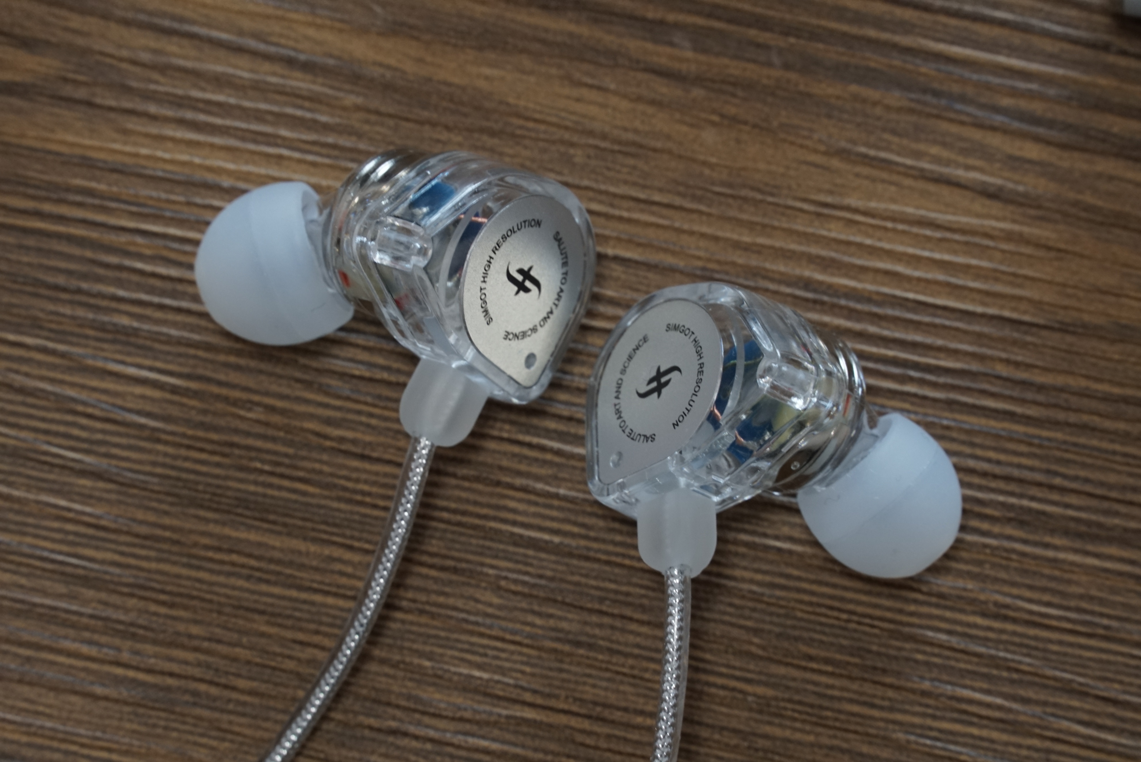 我可能听到了世界最好的“地摊耳塞”，广东制造，咋舌的超低失真