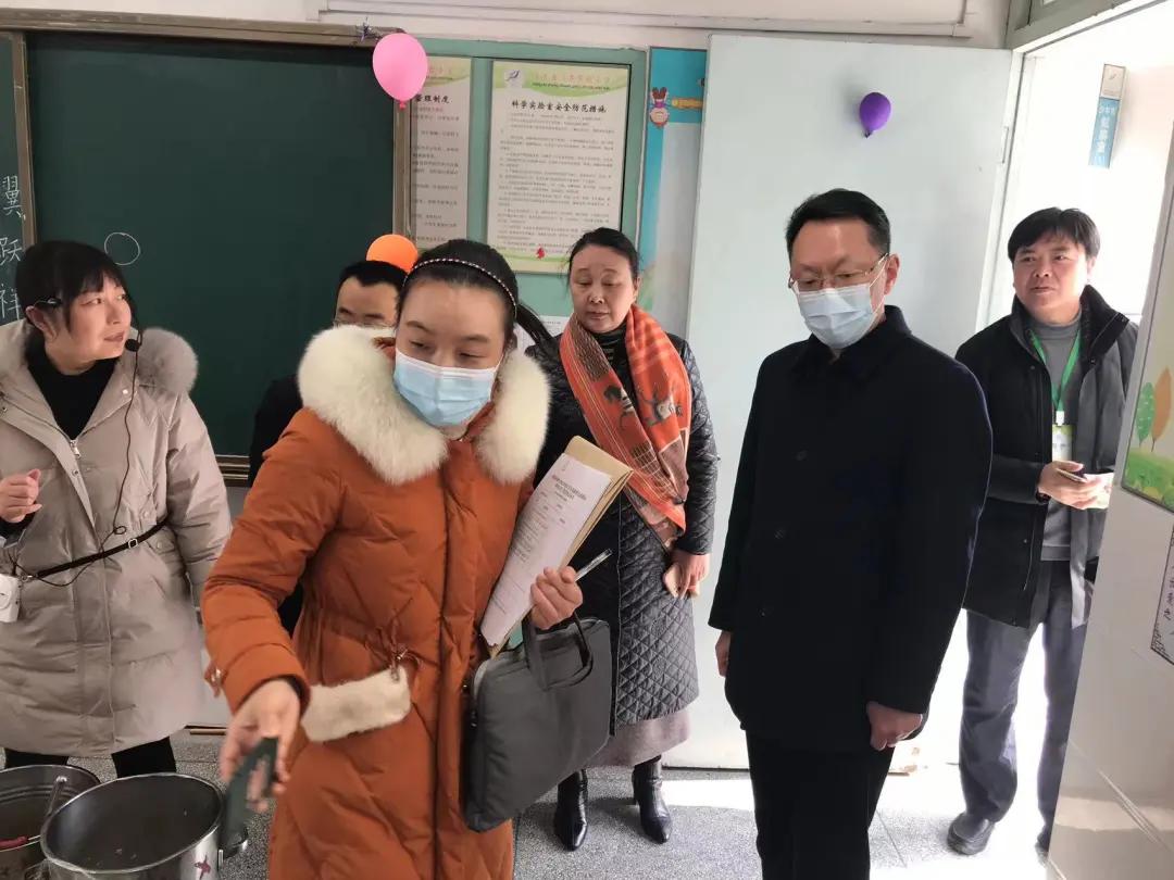 南通市通州区川港小学为新学期护航