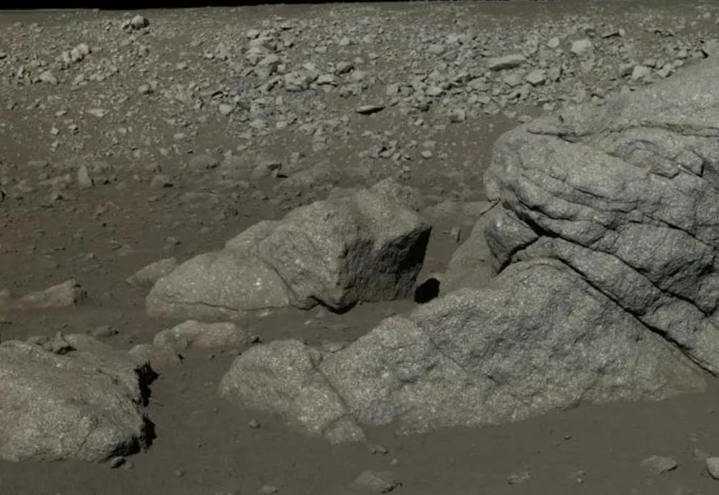 宇航员登月为什么不敢回头看地球,宇航员登月时为什么不敢回头看