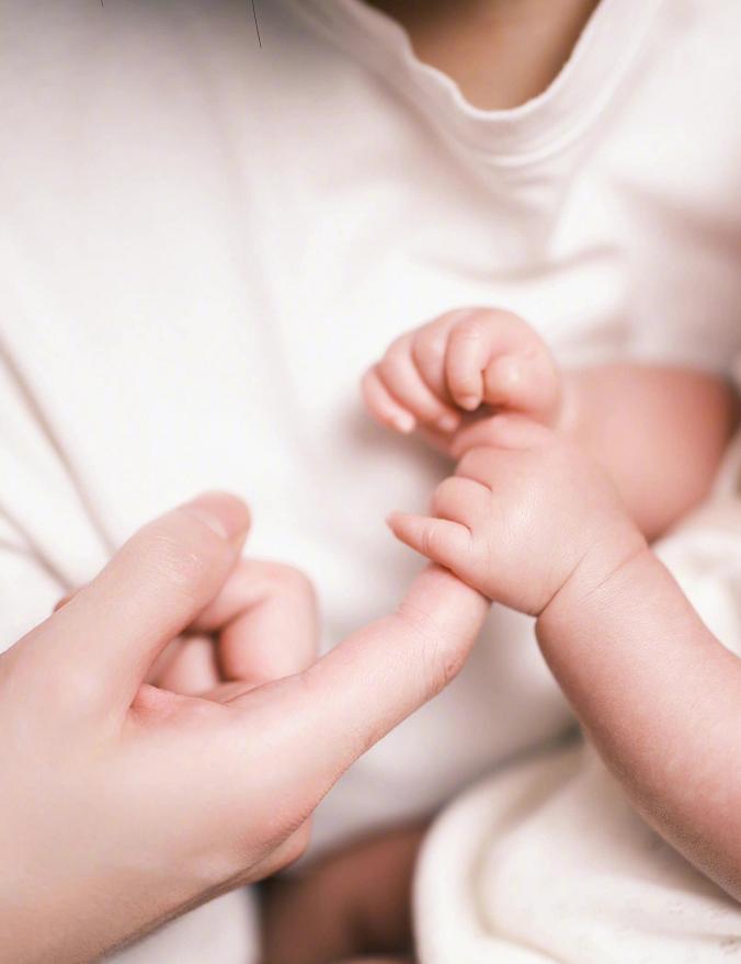 刚进六月瓜不断，明星产女、殉情去世、卓伟发声，个个令人唏嘘