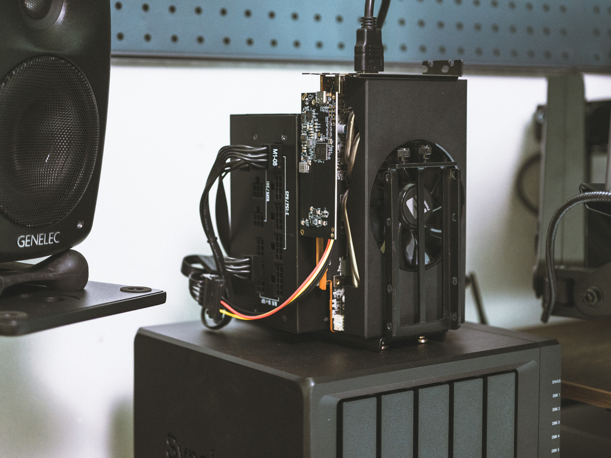 可能是最理想的桌搭,一挥即可实现清理