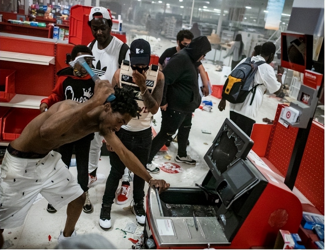 黑人到底怎么了？都是美国公民，美国为何如此痛恨黑人？