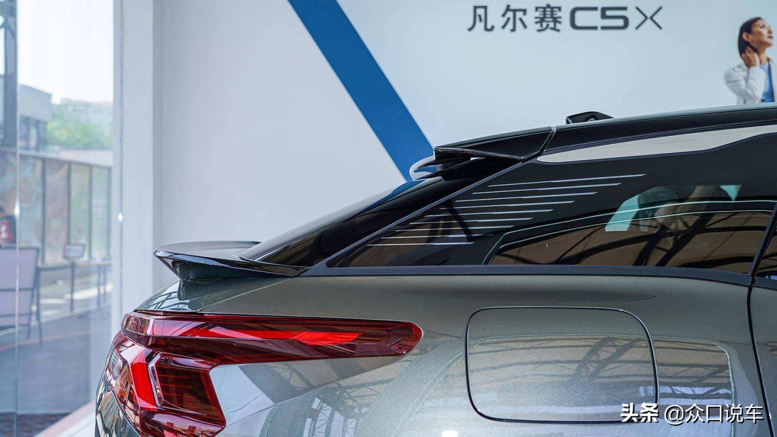 凡尔赛和凯美瑞哪个值得购买,凯美瑞与凡尔赛