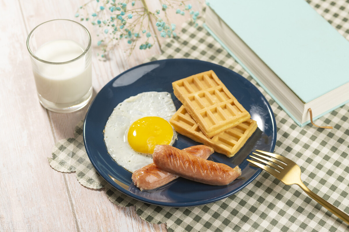 老年人每公斤摄入蛋白质,老年人要增加蛋白质摄入