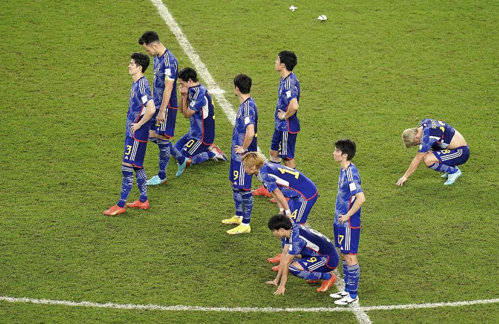 亚洲悲惨日！日本心态崩溃，韩国耻辱半场，6大强队团灭国足偷笑