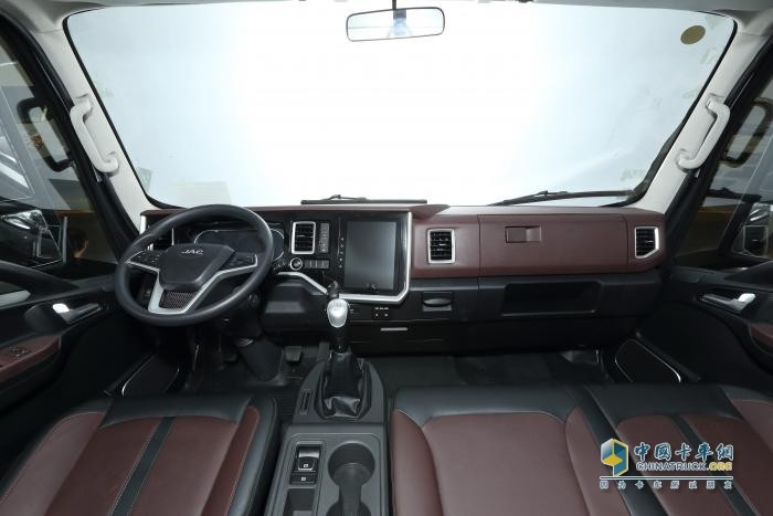 快递运输就得用高端卡车肖傲为选择了帅铃宽帅王而“骄傲”