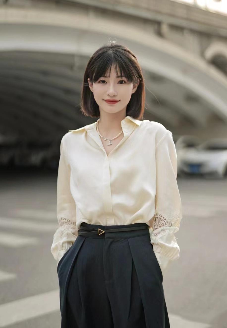 原来这才是衬衫最显高级的穿法,衬衫的两种穿法好看又高级