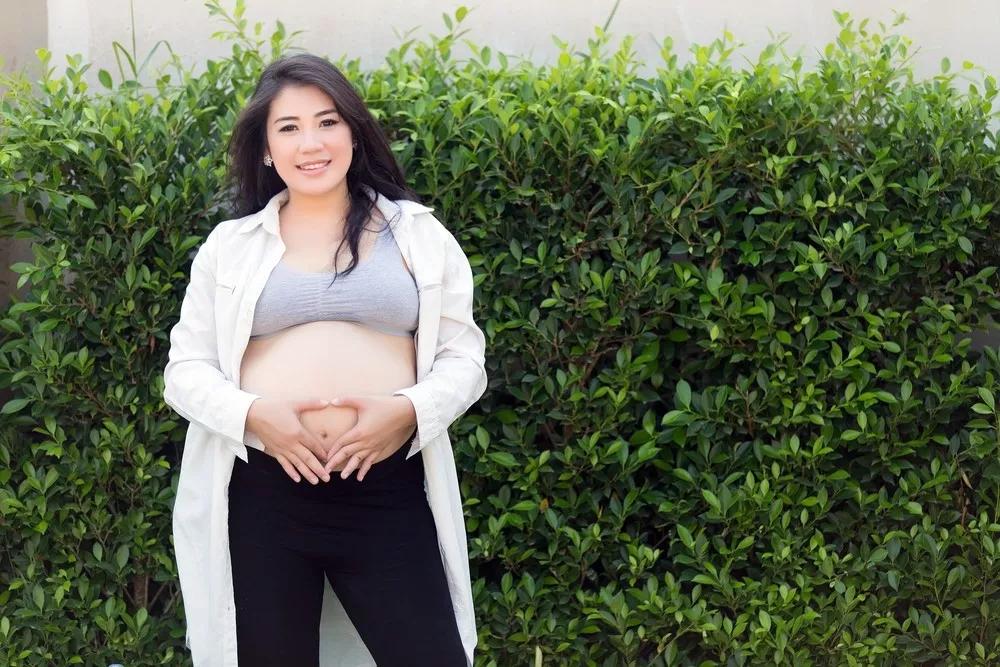 在家羊水破了怎么办能走路吗,在家羊水破了就要生了