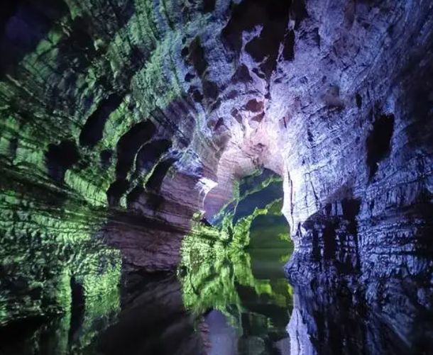 重庆张关水溶洞旅游景区,重庆张关水溶洞景区
